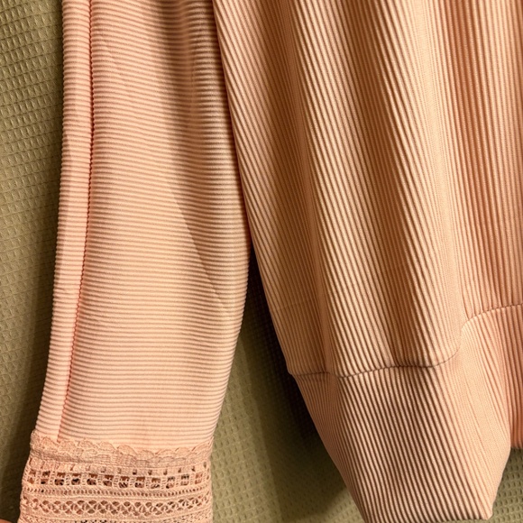 Pink Flowing Top Women's L - Picture 2 of 8